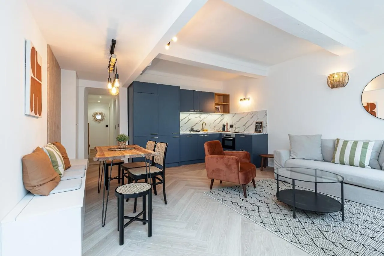Ultra Central 2 Bdr Ac & Parking Nice 0*,  France
