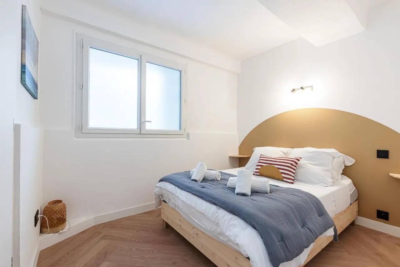Ultra Central 2 Bdr Ac & Parking Nice 0*,  France