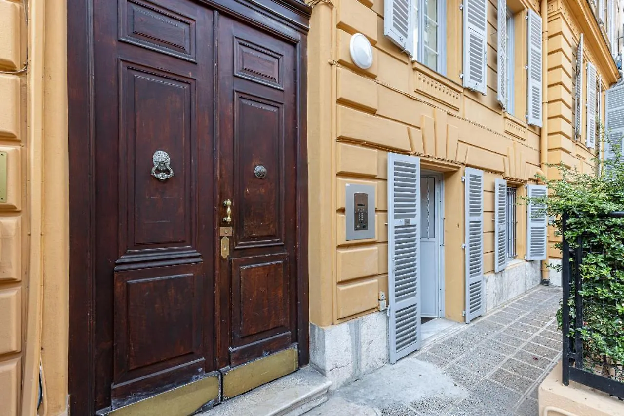 Ultra Central 2 Bdr Ac & Parking Nice